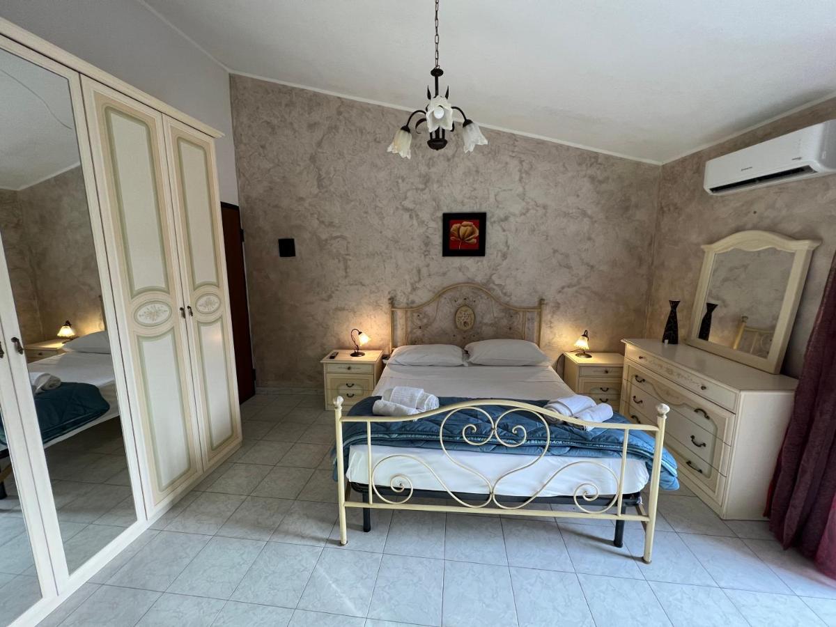 Perla Apartment เชฟาลู ภายนอก รูปภาพ
