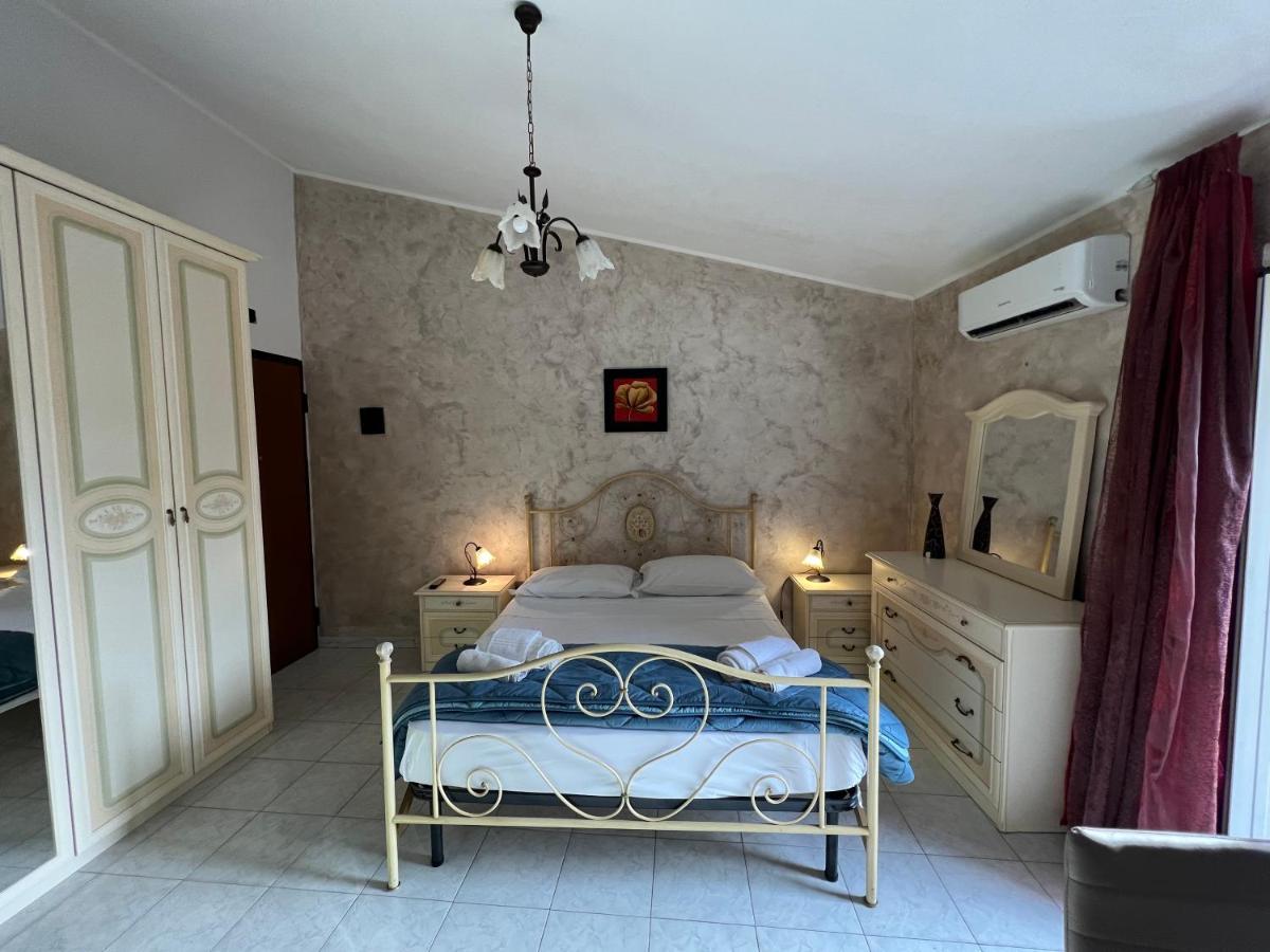 Perla Apartment เชฟาลู ภายนอก รูปภาพ